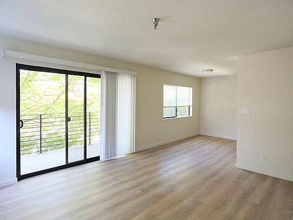 2nd image of 301 Jayne Ave #3