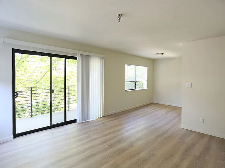 301 Jayne Ave #3 — Photo 2