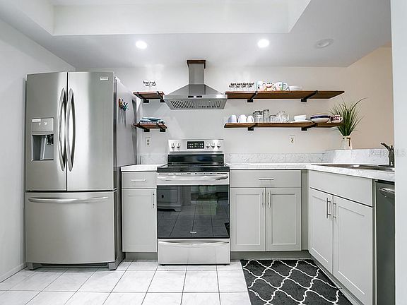 5th image of 116 Martha Ln #16