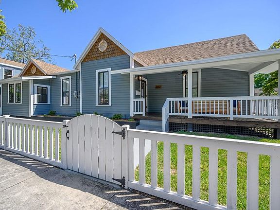 4th image of 402 E Amelia Ave