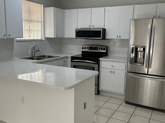 4th image of 10271 NW 25th Ave #1