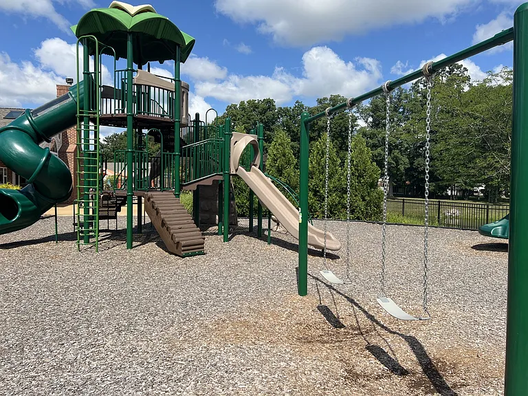 Windsor Oaks — Photo 26