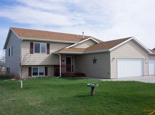 324 Ruhe Ln, Box Elder, SD 57719