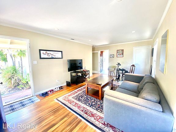 4th image of 1506 Jasmine St