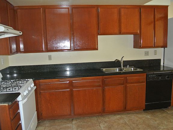5th image of 625 Alder Ln