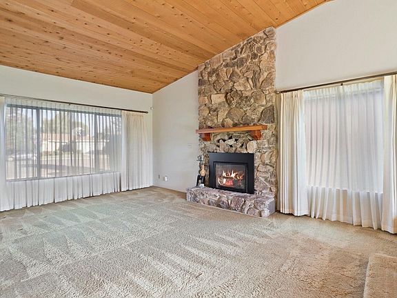 4th image of 2625 Lakeview Dr
