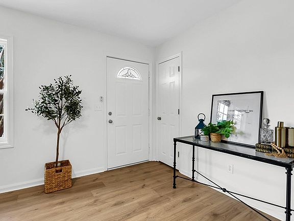 5th image of 2025 Forest Ave