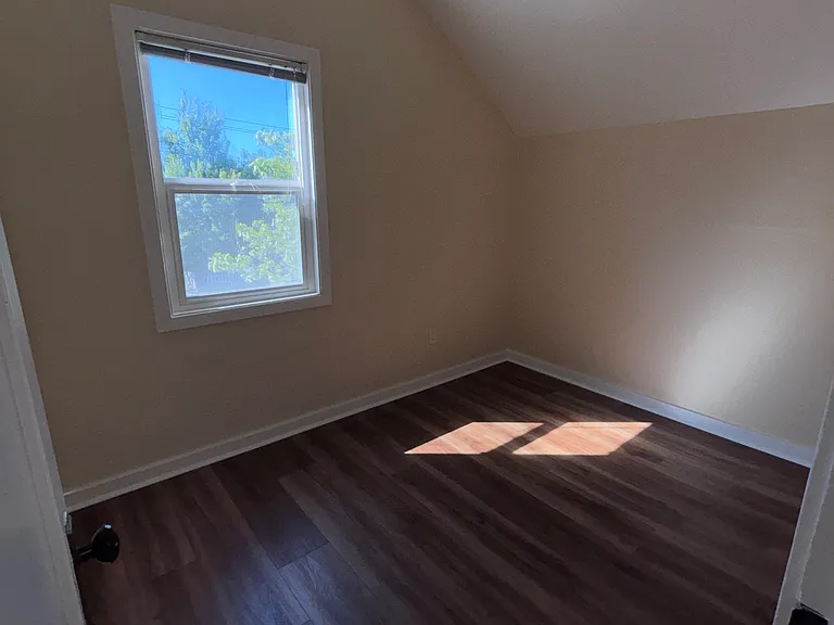 Entry into second bedroom