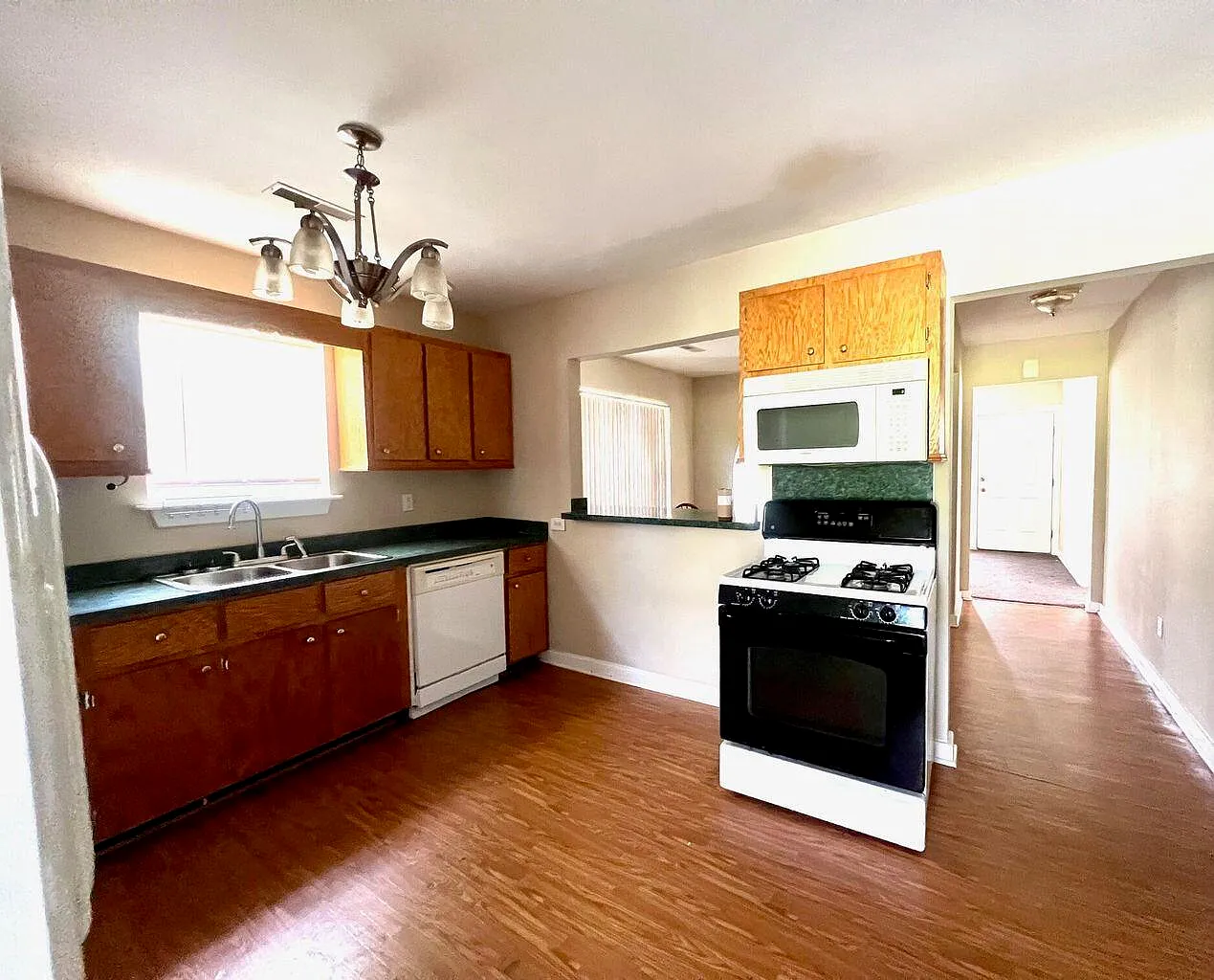 113 Gospel Ln — Photo 2
