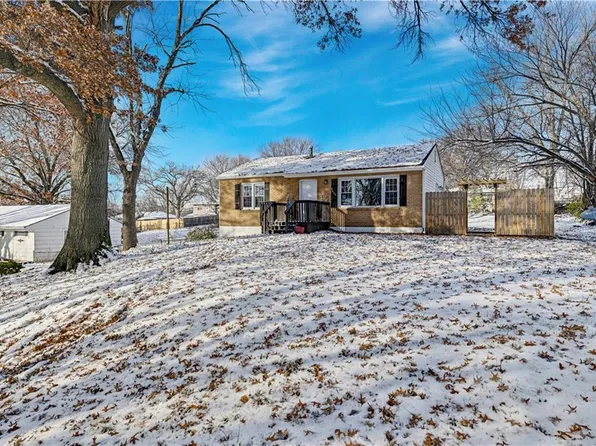 6634 Nogard Ave, Kansas City, KS 66104