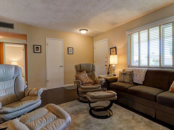 5th image of 10416 W Kingswood Cir