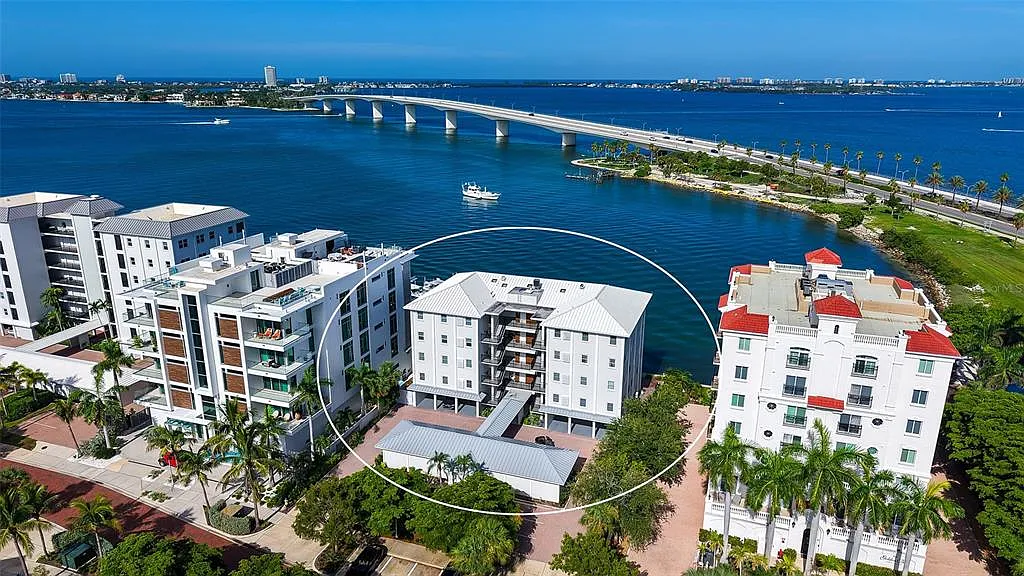 2 bed, 2.0 bath, 1367 sqft, $3,800 — Photo 1