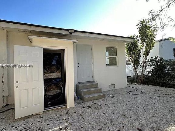 4th image of 101 NW 68th Ter