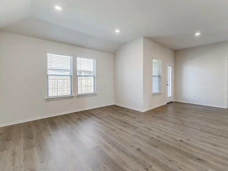 2921 Jasmine Dr — Photo 13