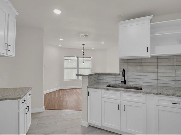 4th image of 4014 Sunrise Creek Dr #1