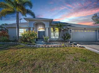494 Village Dr, Tarpon Springs, FL 34689