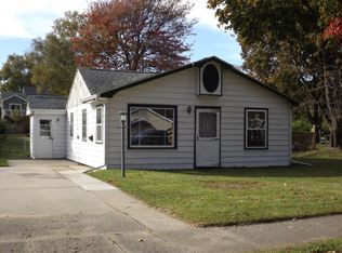 1015 N Rath Ave, Ludington, MI 49431