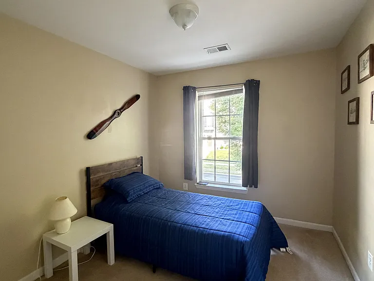 2066 Lockwood Dr — Photo 17