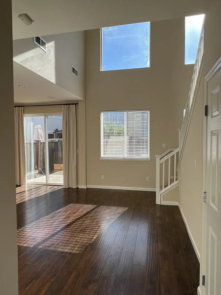 Building Photo - 574 Julmar Cir