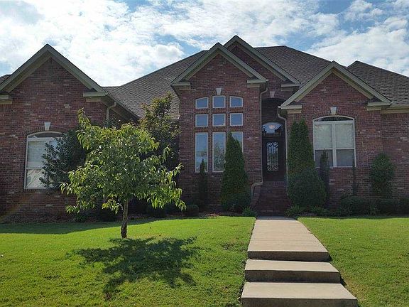 3rd image of 3811 Robinwood Cir