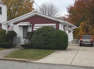 20 Lookout Ave, Cranston, RI 02920