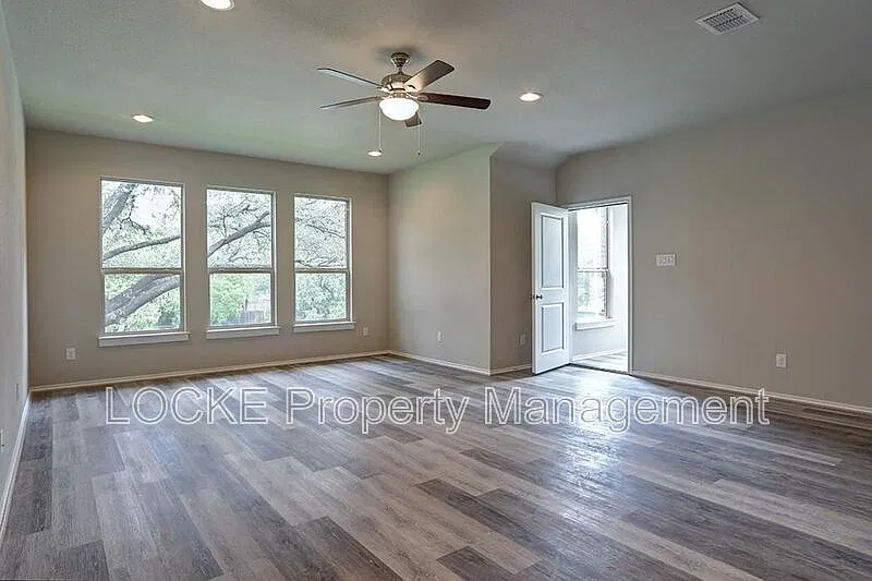 4 bed, 4.0 bath, 1808 sqft, $3,550 — Photo 1