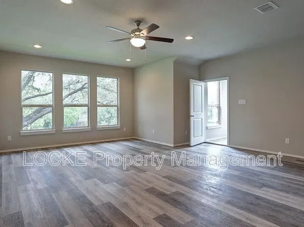 3615 Trail Lake Dr, Fort Worth, TX 76109