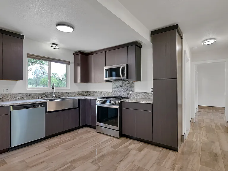 203 Tennessee Ln — Photo 19