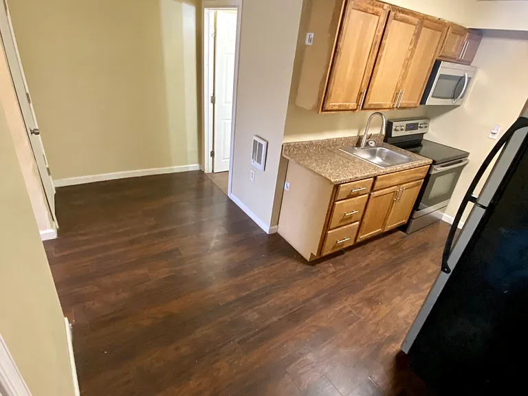 6043 Wister St #1F — Photo 10