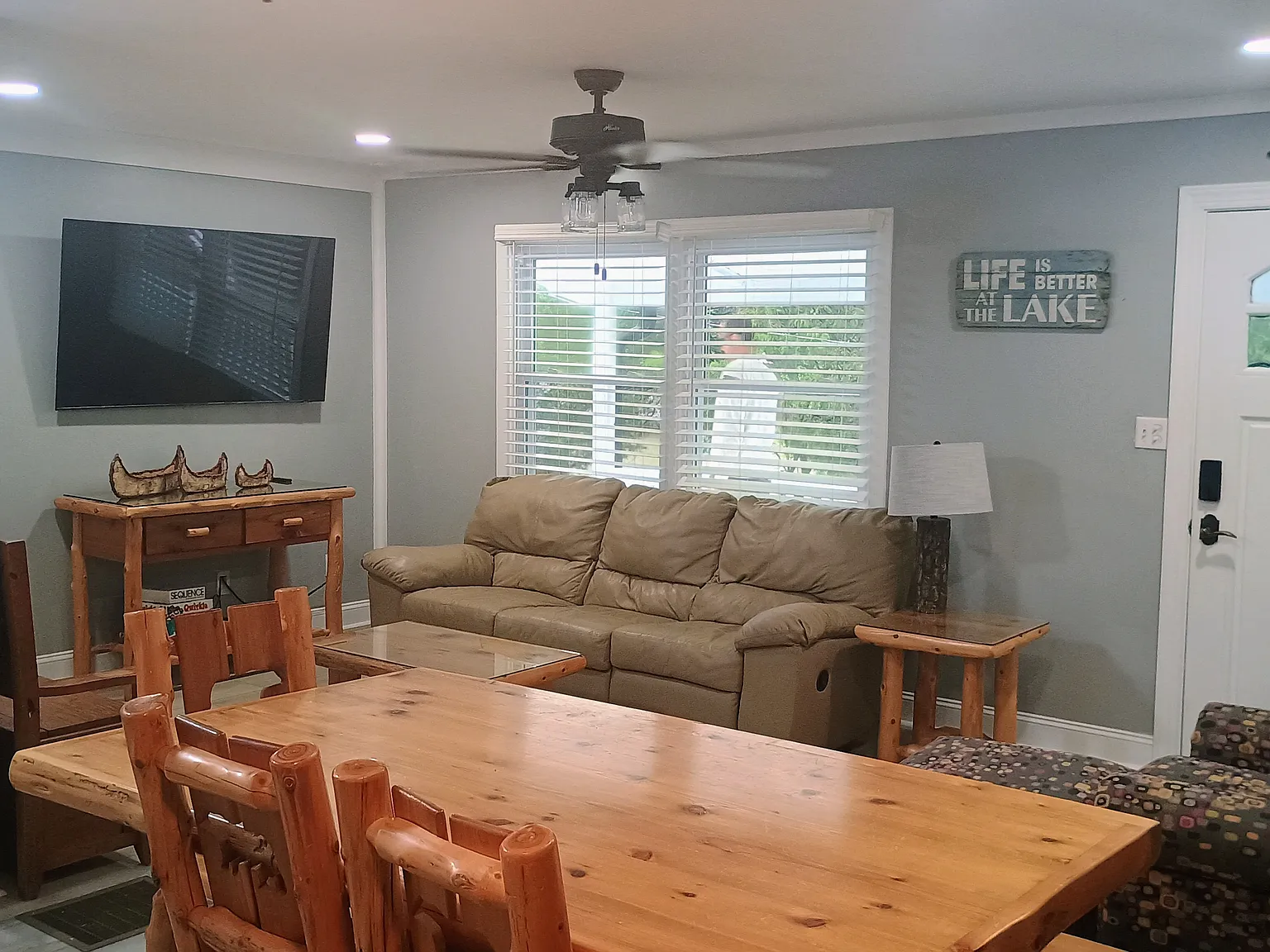 3 bed, 1644 sqft, $2,200 — Photo 2