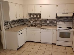 1209 Macarthur Rd APT 3, Madison, WI 53714