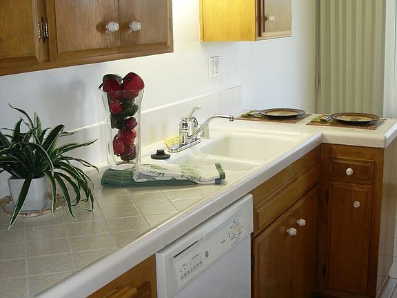 4th image of 3748 Curtis St #3282021