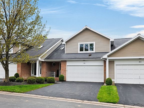 3rd image of 21 Waterford Cir