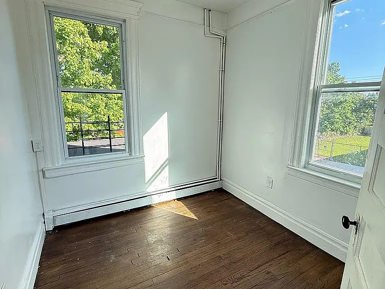 410 Chadwick Ave — Photo 12
