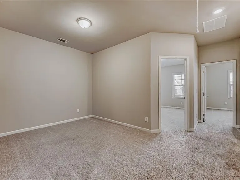 2527R Pearl Ridge Trce — Photo 8