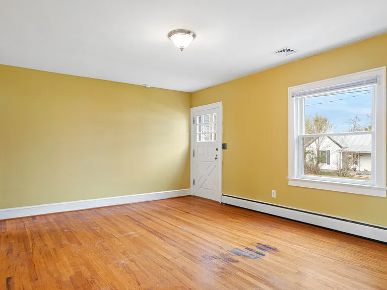 501 Park St — Photo 10