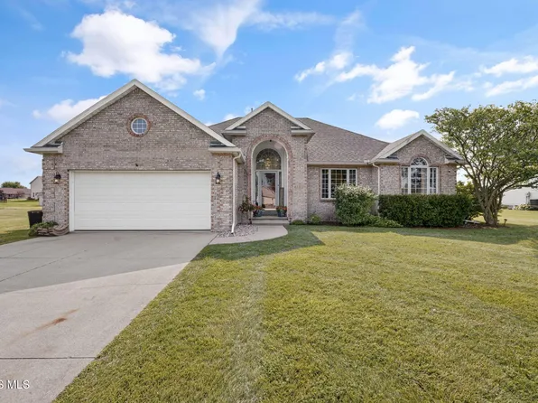 403 Castle Cv, Genoa, OH 43430