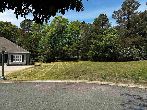 4th image of 158 Ridgewood Cir