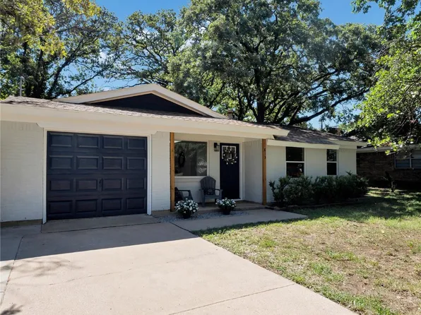813 Clover Park Dr, Arlington, TX 76013