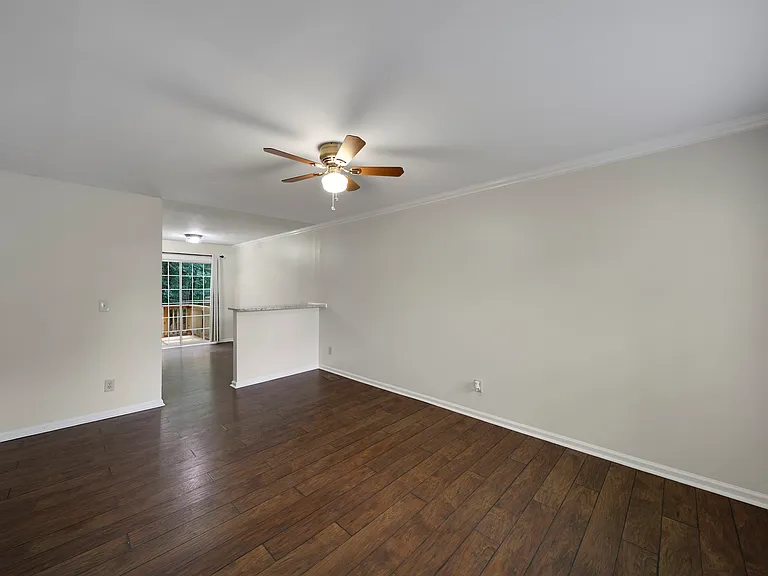 8105 Circle Tree Ln — Photo 2