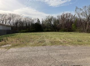 1009 Lakeland St, Checotah, OK 74426