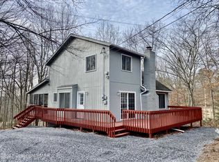 5110 Braintree Dr, Bushkill, PA 18324
