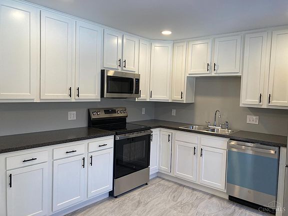 3rd image of 410 Morrvue Dr
