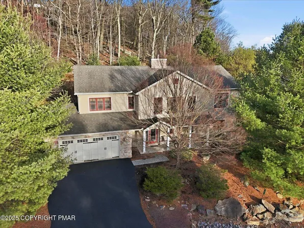 6 Fieldstone Ct, Lake Harmony, PA 18624