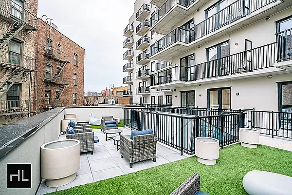 Rented by Highline Residential | media 29