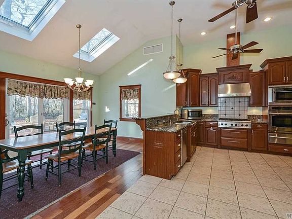 5th image of 33 Ida Ln