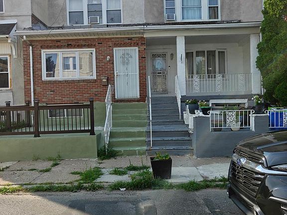 3rd image of 7122 Guyer Ave