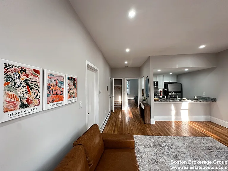 670 State St #4 — Photo 3