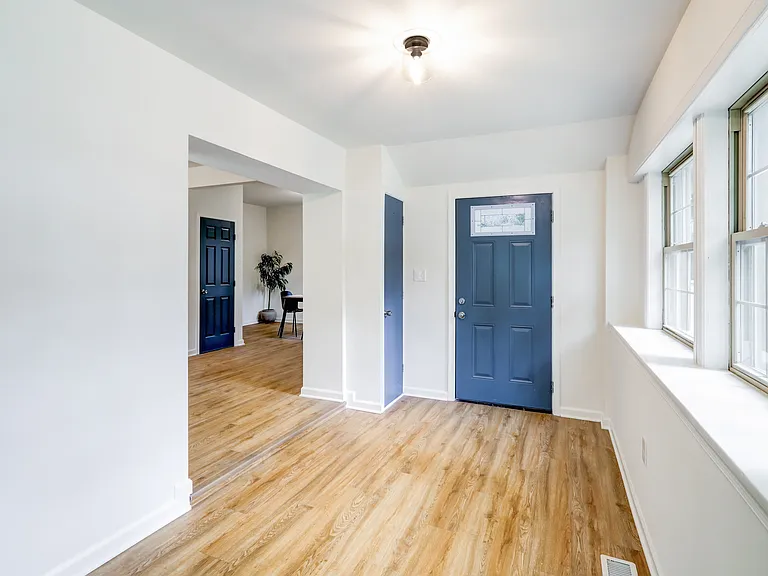 2560 Iron Springs Rd — Photo 18