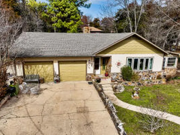 311 W Mockingbird Trl, Lead Hill, AR 72644